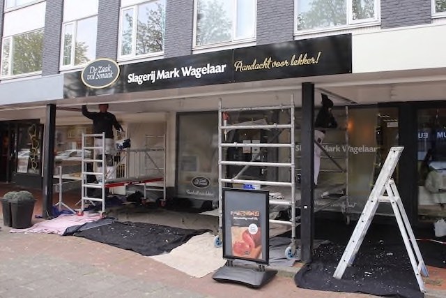 Buitenschilderwerk plafond galerij Stadveldflat Enschede Mellink Schilders