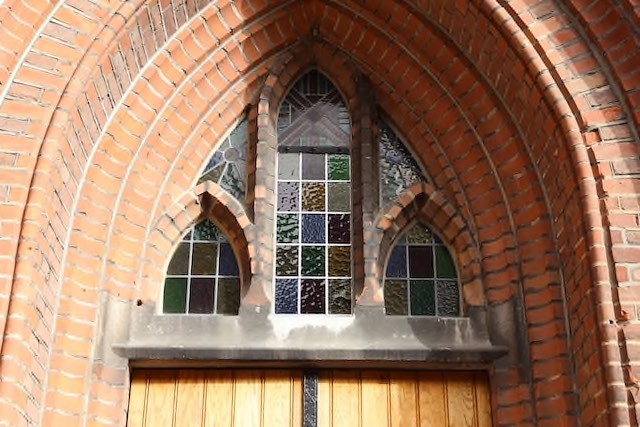 Glasherstel St. Jozefkerk Enschede glaszettersbedrijf Mellink Enschede