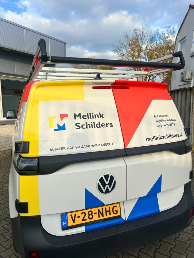 Nieuwe elektrische bus - achterzijde - Mellink Schilders Nieuwe elektrische bus - achterzijde - Mellink Schilders